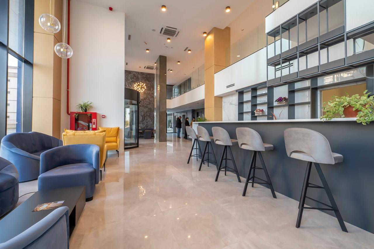 The Grandeur Hotel Батуми Екстериор снимка
