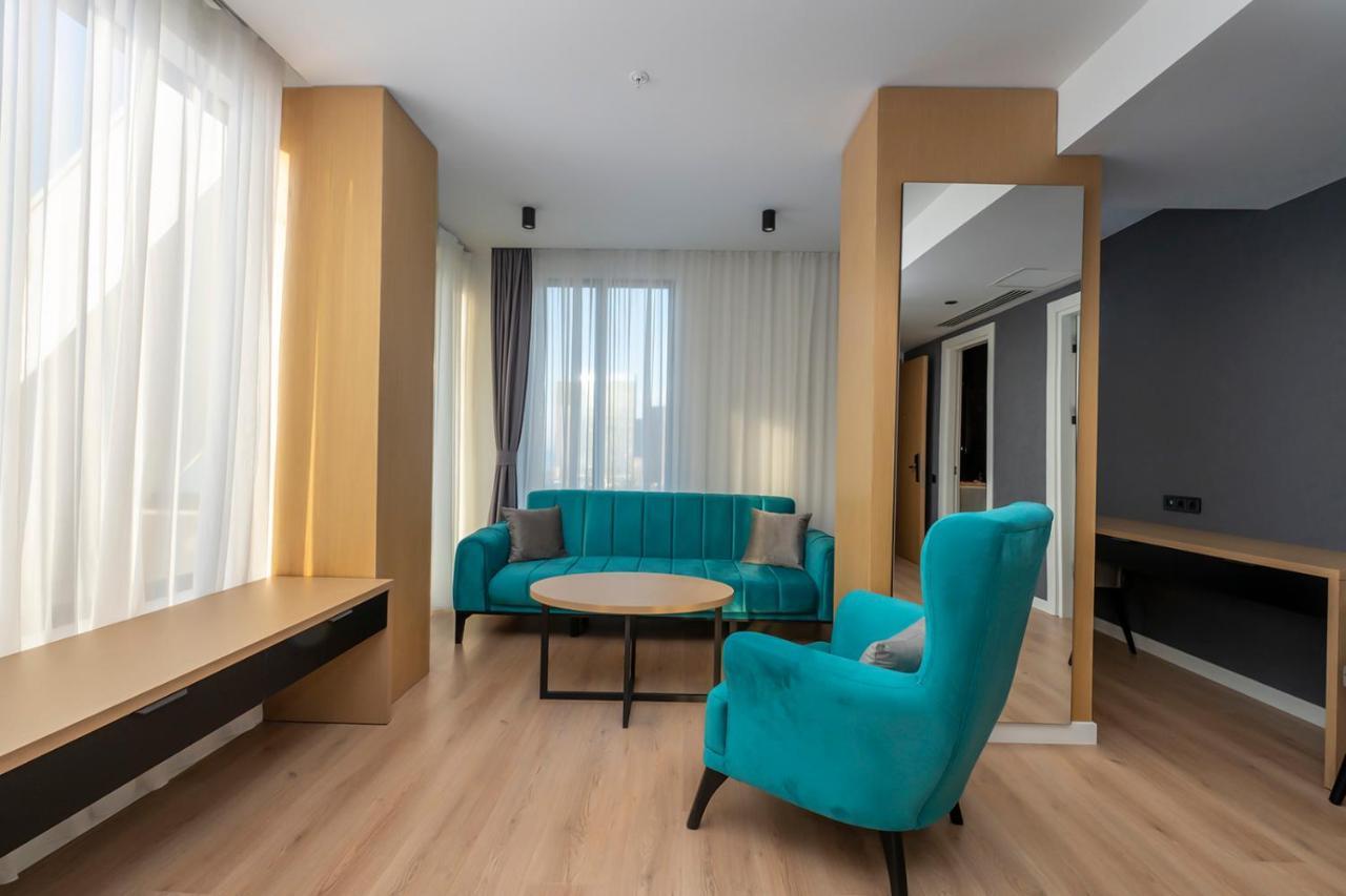 The Grandeur Hotel Батуми Екстериор снимка