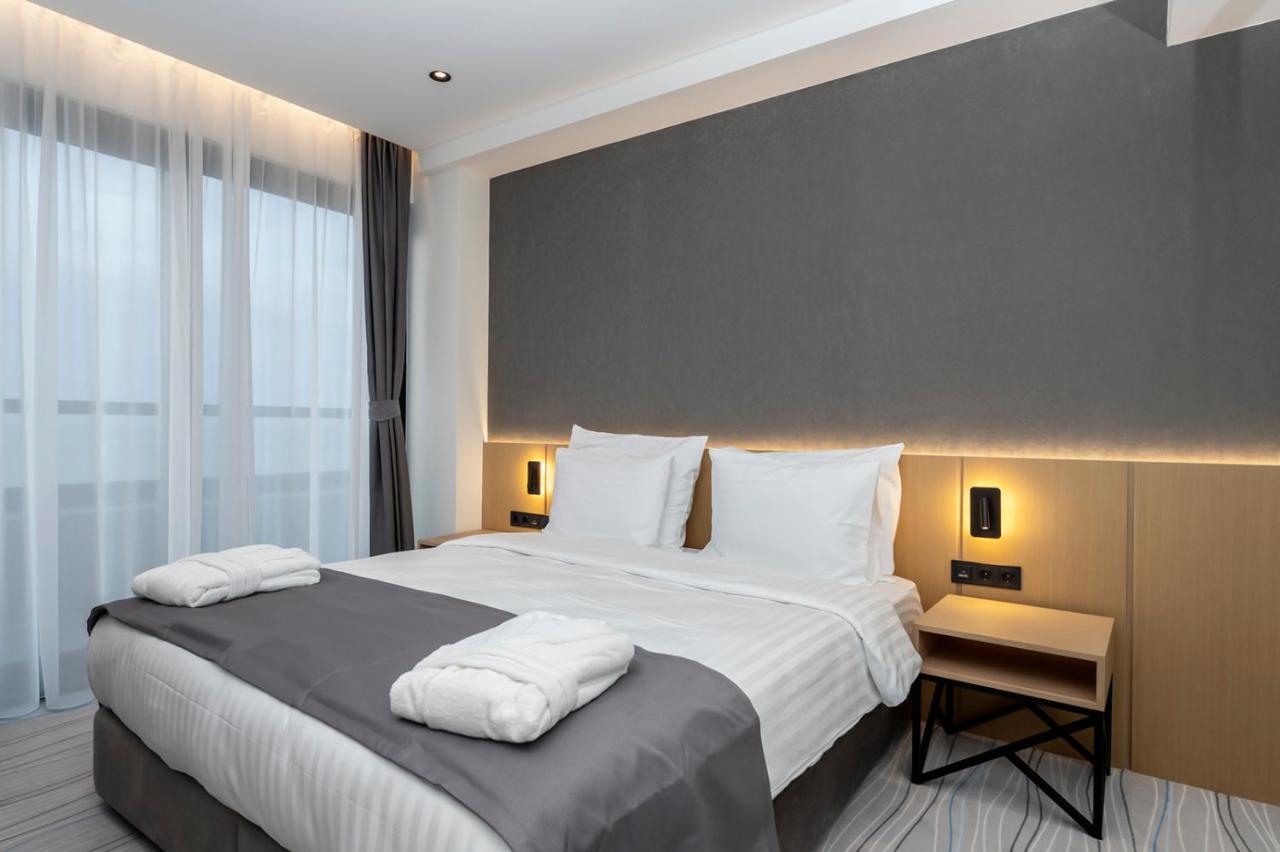 The Grandeur Hotel Батуми Екстериор снимка