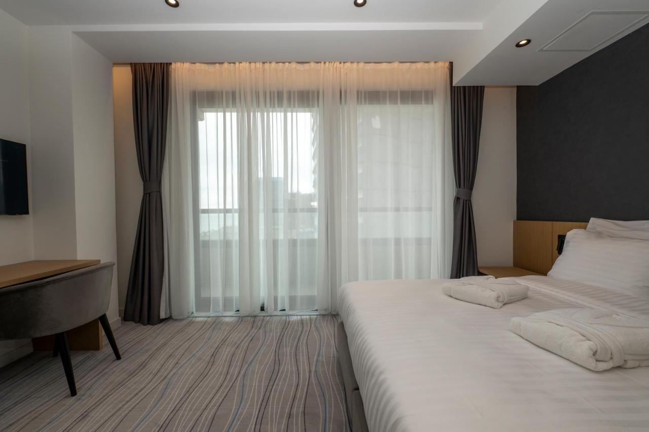 The Grandeur Hotel Батуми Екстериор снимка
