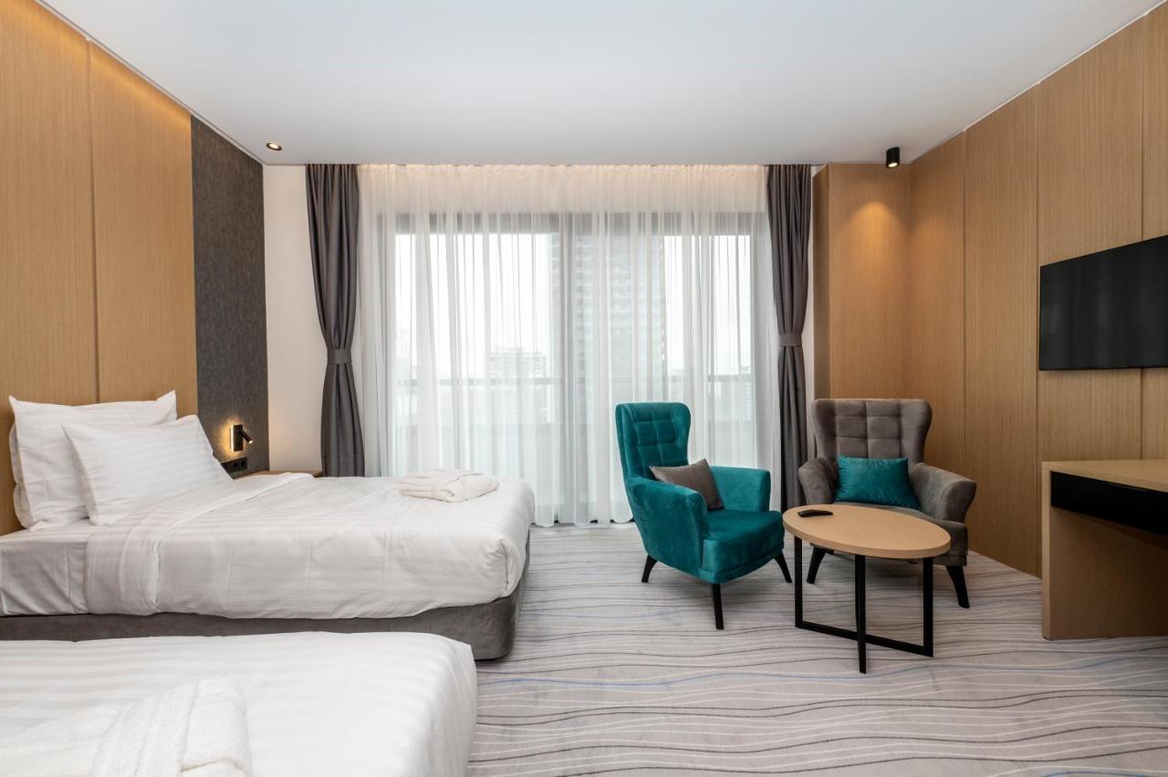 The Grandeur Hotel Батуми Екстериор снимка