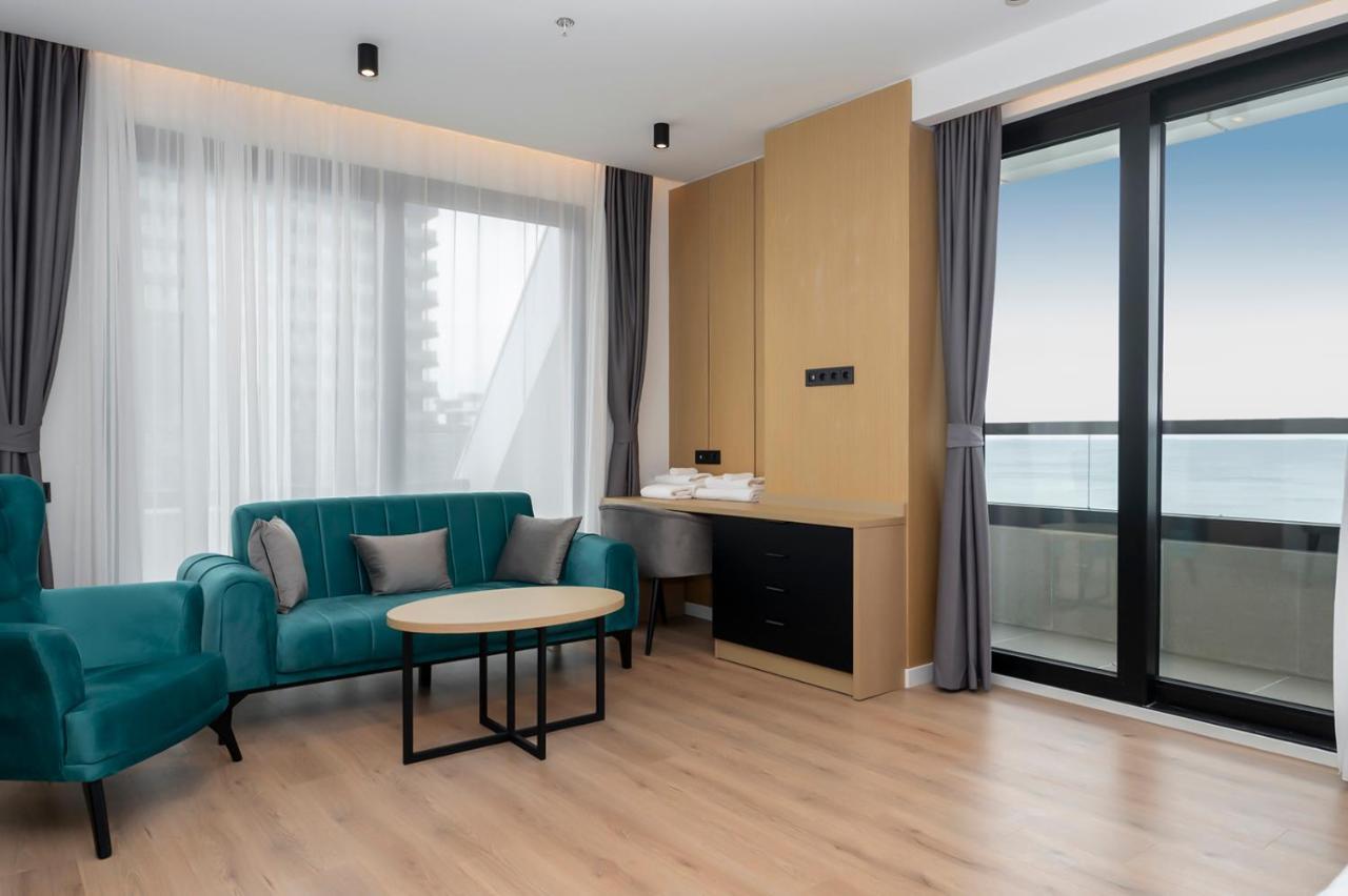 The Grandeur Hotel Батуми Екстериор снимка