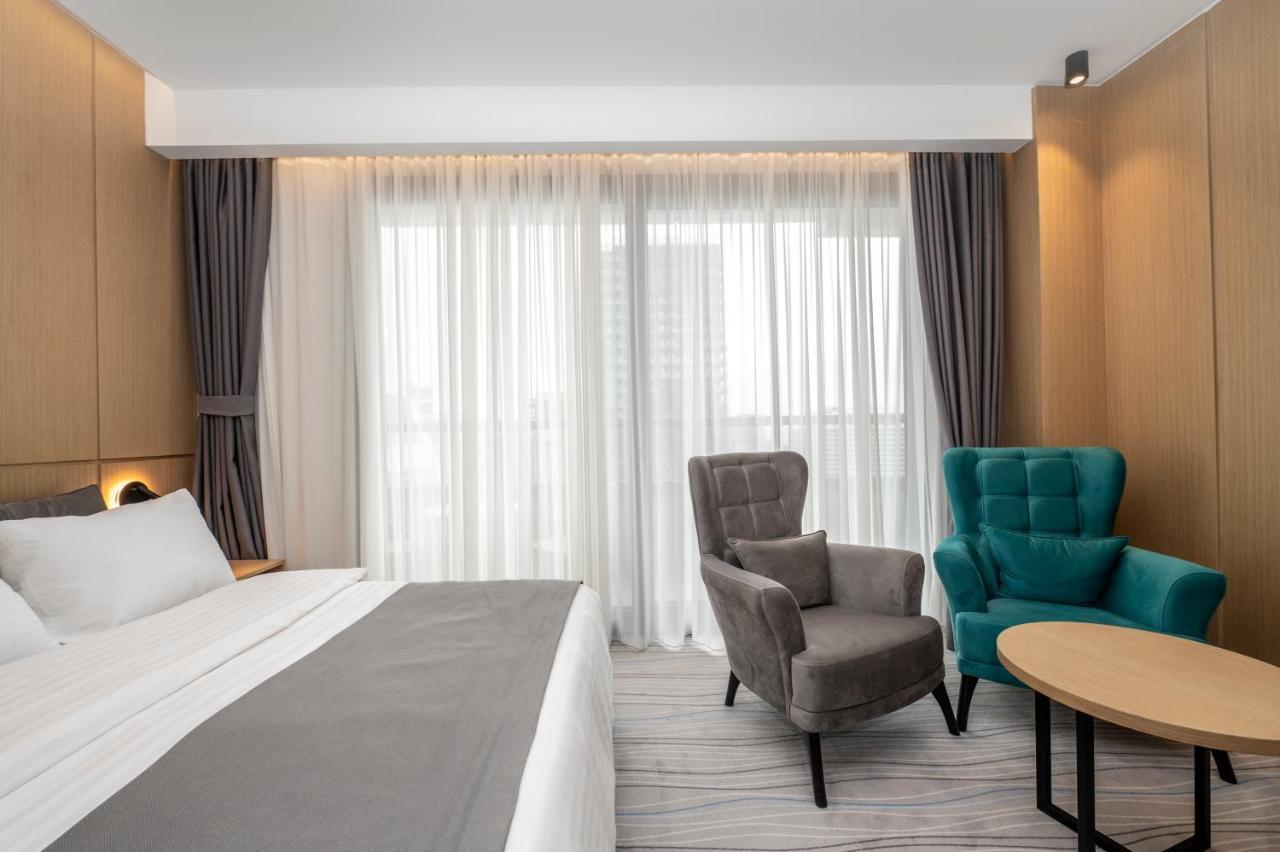 The Grandeur Hotel Батуми Екстериор снимка