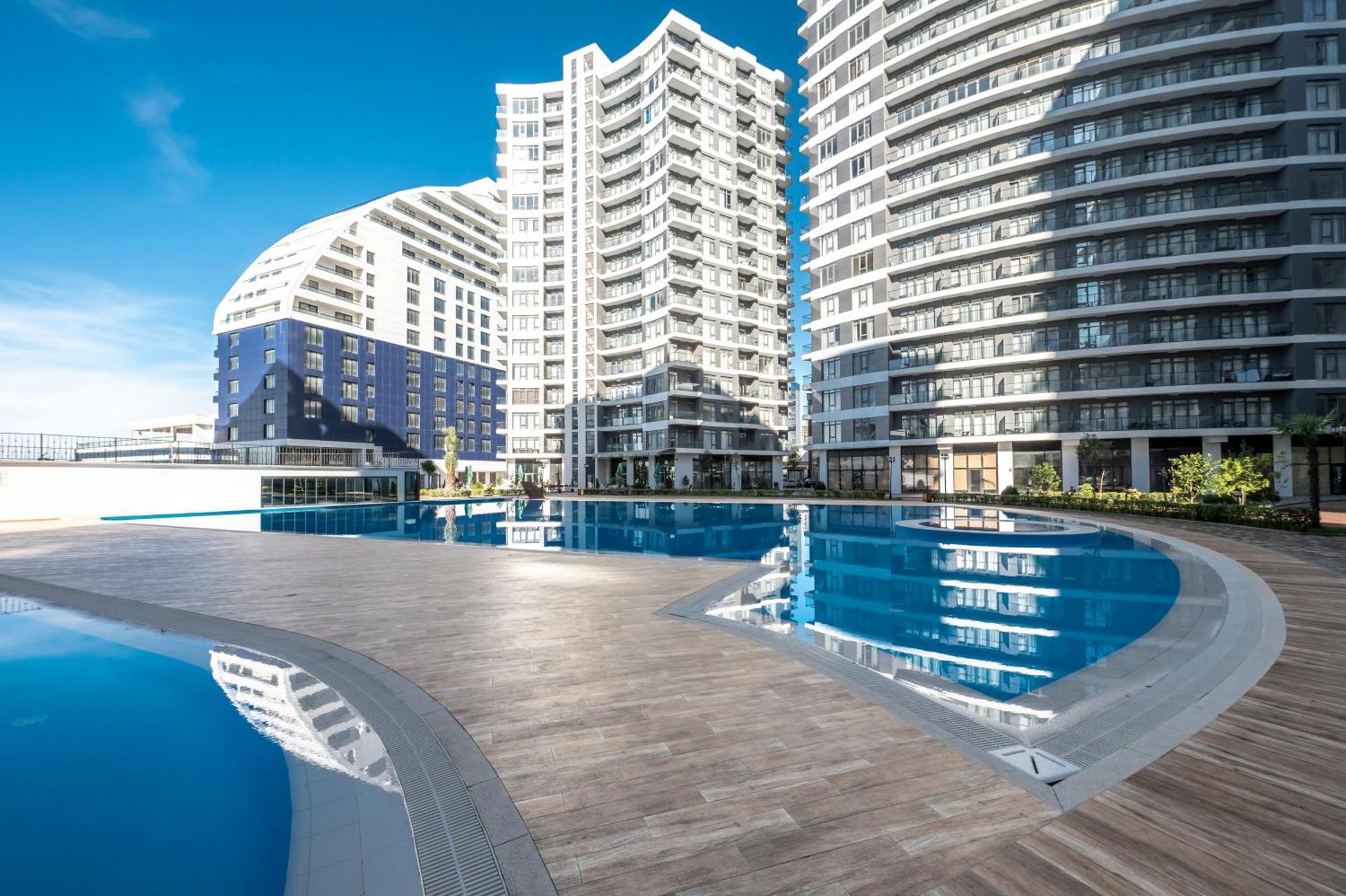 The Grandeur Hotel Батуми Екстериор снимка